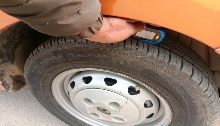 2017 Tata Tiago XM PETROL, Petrol, Manual, 68,637 km, tyre