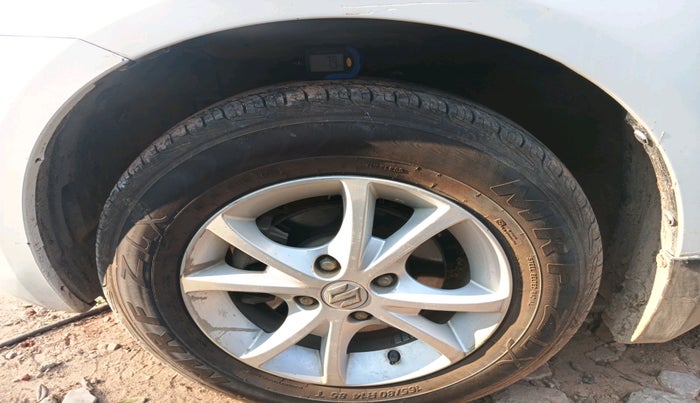 2015 Maruti Swift VXI, Petrol, Manual, 71,457 km, tyre