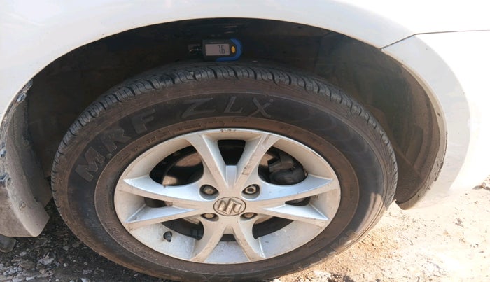 2015 Maruti Swift VXI, Petrol, Manual, 71,457 km, tyre