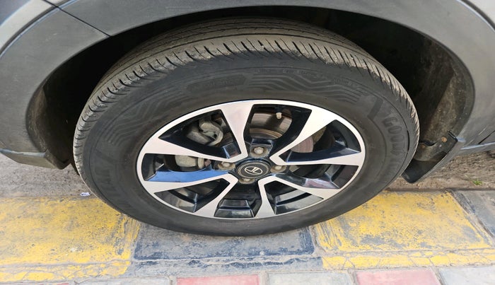 2021 Tata NEXON XZ PLUS DIESEL, Diesel, Manual, 1,30,220 km, tyre