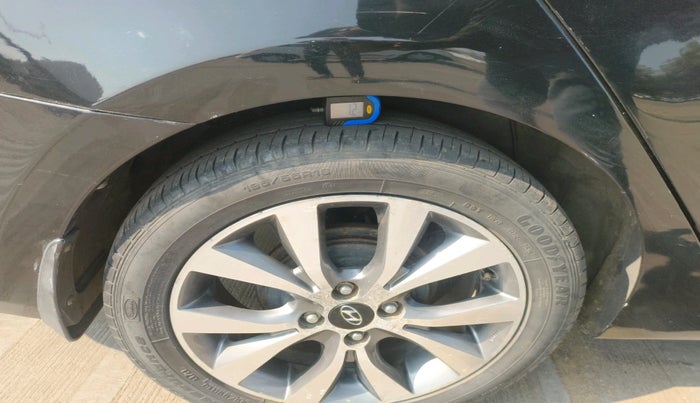 2015 Hyundai Verna FLUIDIC 4S 1.6 VTVT S AT, Petrol, Automatic, 98,469 km, tyre