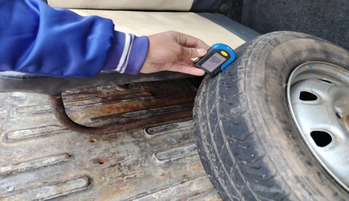 2017 Maruti Eeco 5 STR WITH A/C+HTR, Petrol, Manual, 94,887 km, tyre