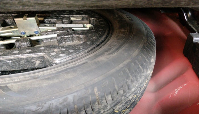 2023 Maruti BREZZA VXI S-CNG, Petrol, Manual, 37,999 km, tyre