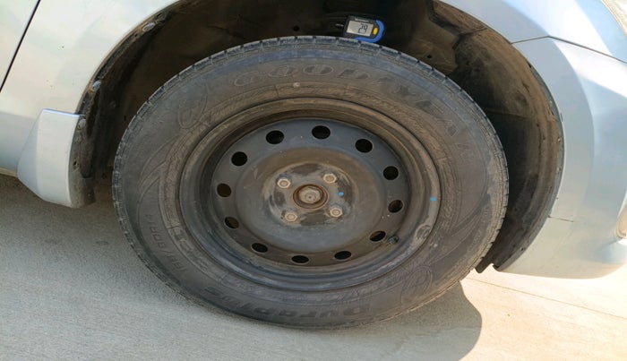 2013 Maruti Swift Dzire VXI, Petrol, Manual, 31,024 km, tyre