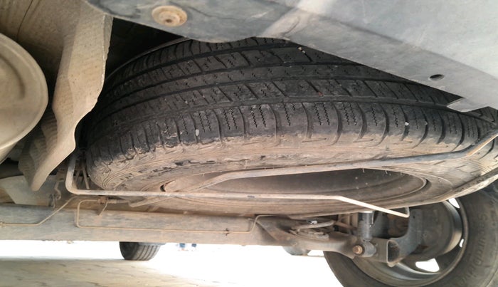 2014 Renault Duster 85 PS RXL DIESEL, Diesel, Manual, 1,01,033 km, tyre