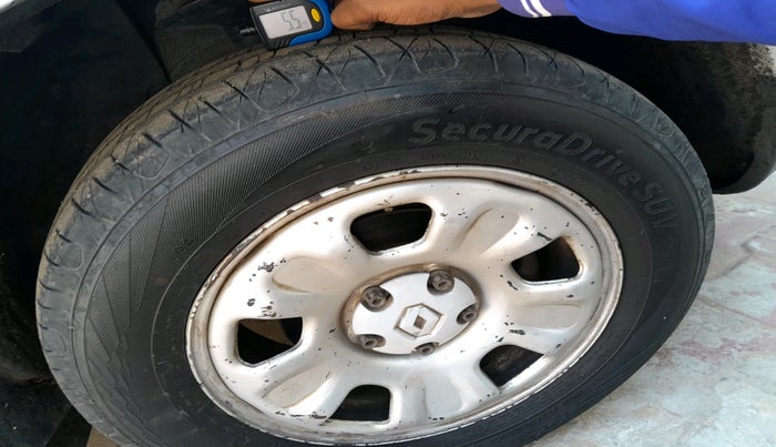 2014 Renault Duster 85 PS RXL DIESEL, Diesel, Manual, 1,01,033 km, tyre