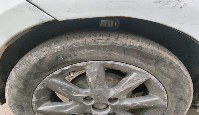 2015 Tata Bolt XT REVOTRON, Petrol, Manual, 1,58,354 km, tyre