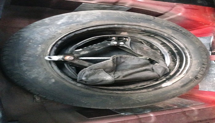 2023 Tata NEXON FEARLESS + SUNROOF AMT DUAL TONE 1.5 DIESEL, Diesel, Automatic, 28,191 km, tyre