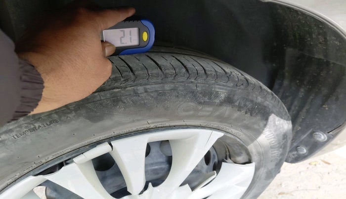 2017 Maruti Ciaz SIGMA DIESEL 1.3, Diesel, Manual, 1,03,781 km, tyre