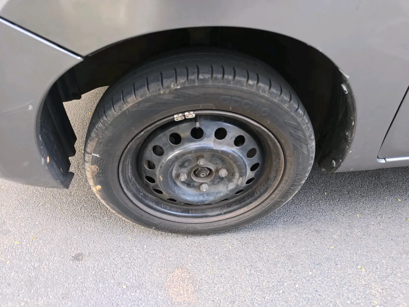 2015 Maruti Wagon R 1.0 VXI, Petrol, Manual, 93,473 km, tyre