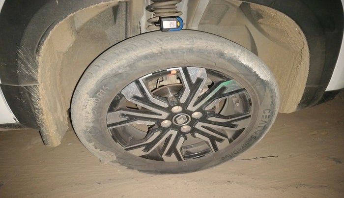 2022 Renault Kiger RXZ MT, Petrol, Manual, 29,378 km, tyre