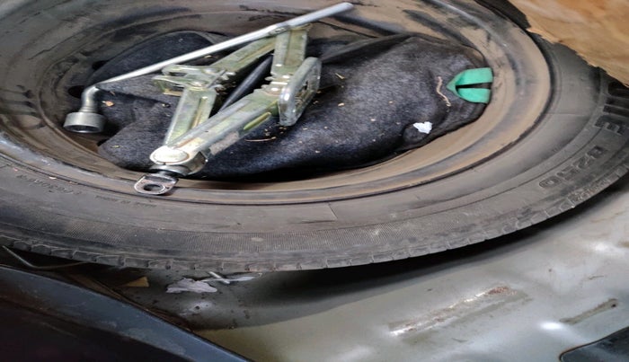 2017 Hyundai Elite i20 ASTA 1.4 CRDI (O), Diesel, Manual, 1,38,561 km, tyre