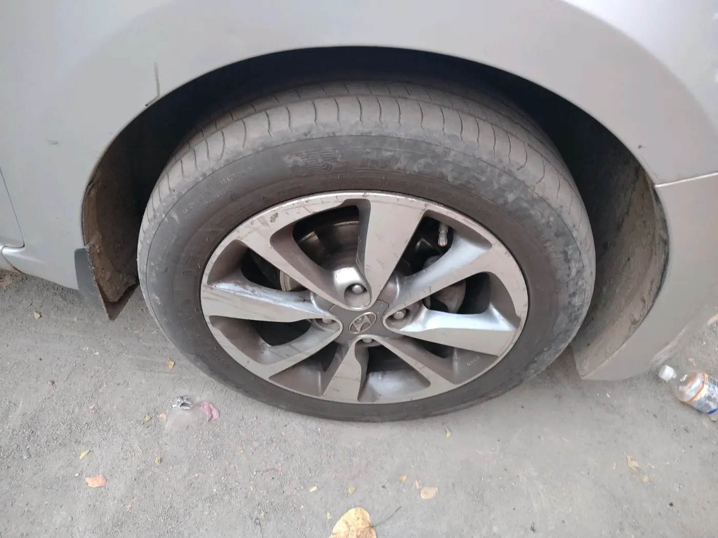 2017 Hyundai Elite i20 ASTA 1.4 CRDI (O), Diesel, Manual, 1,38,561 km, tyre
