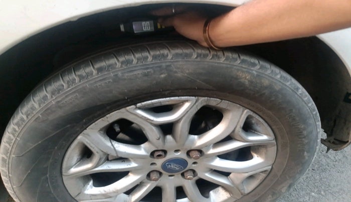 2015 Ford Ecosport TITANIUM 1.5L PETROL, Petrol, Manual, 1,22,567 km, tyre