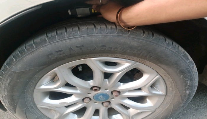 2015 Ford Ecosport TITANIUM 1.5L PETROL, Petrol, Manual, 1,22,567 km, tyre