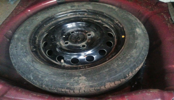 2017 Ford Figo Aspire Titanium 1.2 Ti-VCT Opt, Petrol, Manual, 70,145 km, tyre