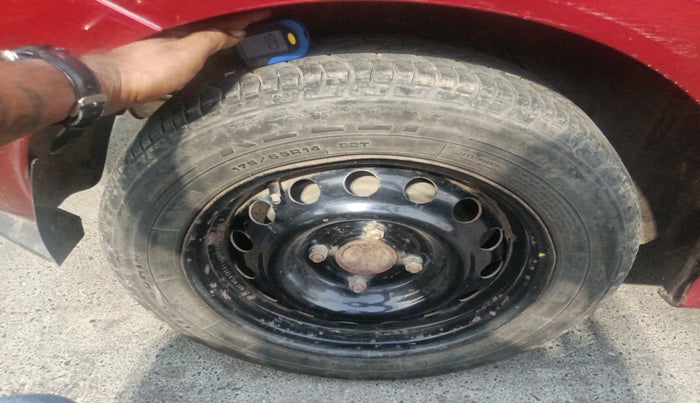 2017 Ford Figo Aspire Titanium 1.2 Ti-VCT Opt, Petrol, Manual, 70,145 km, tyre