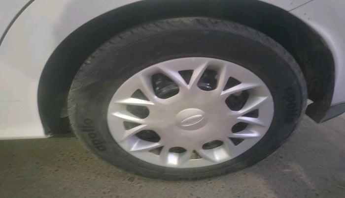 2015 Ford Figo Aspire TREND 1.2 PETROL, Petrol, Manual, 90,975 km, tyre