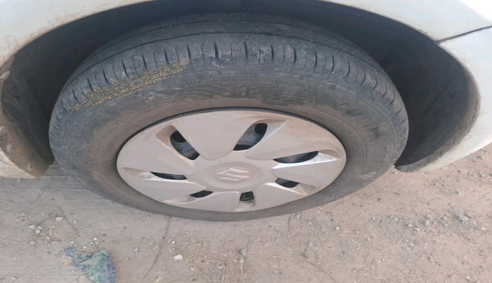 2011 Maruti Swift Dzire VDI, Diesel, Manual, 1,17,087 km, tyre