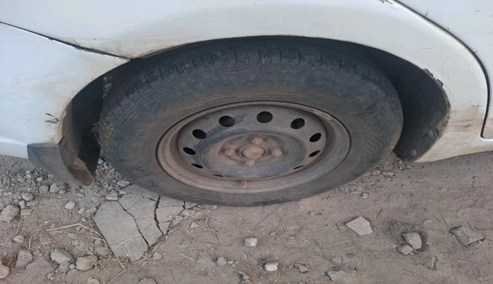 2011 Maruti Swift Dzire VDI, Diesel, Manual, 1,17,087 km, tyre