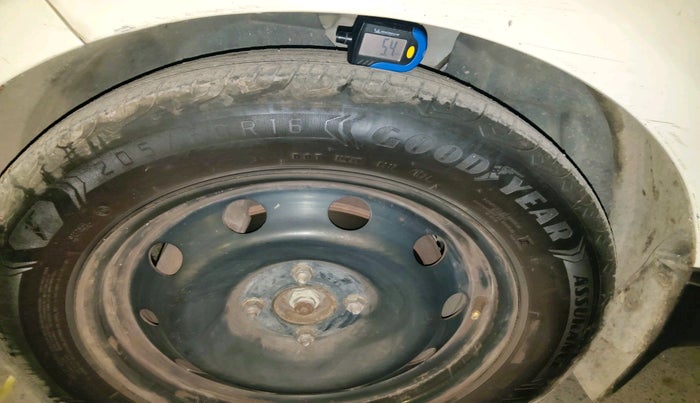 2020 Ford Ecosport TREND 1.5L DIESEL, Diesel, Manual, 1,16,264 km, tyre