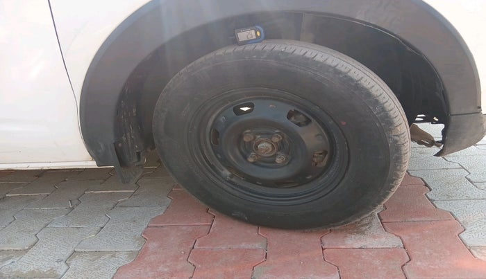 2021 Renault TRIBER RXL MT, Petrol, Manual, 54,108 km, tyre