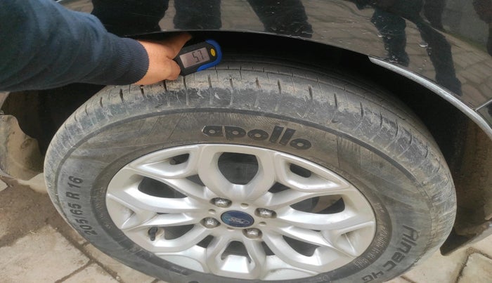 2017 Ford Ecosport TITANIUM 1.5L DIESEL, Diesel, Manual, 1,41,436 km, tyre