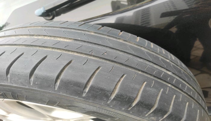 2017 Ford Ecosport TITANIUM 1.5L DIESEL, Diesel, Manual, 1,41,436 km, tyre