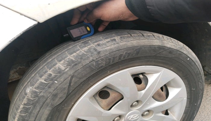 2016 Hyundai Elite i20 SPORTZ 1.4 CRDI, Diesel, Manual, 2,01,007 km, tyre