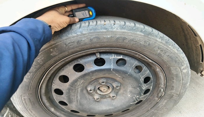 2022 Volkswagen VIRTUS COMFORTLINE TSI 1.0 MT, Petrol, Manual, 33,069 km, tyre