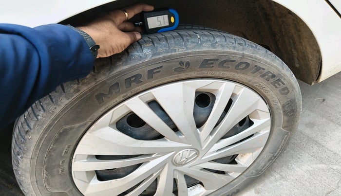 2022 Volkswagen VIRTUS COMFORTLINE TSI 1.0 MT, Petrol, Manual, 33,069 km, tyre