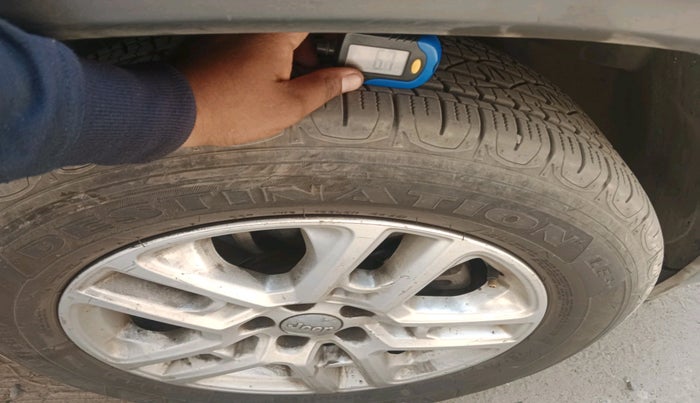 2018 Jeep Compass LIMITED 2.0 DIESEL, Diesel, Manual, 2,10,982 km, tyre