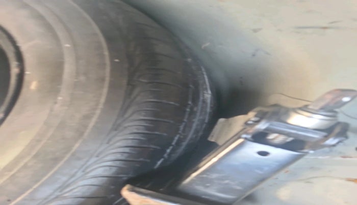 2010 Toyota Corolla petrol, Petrol, Automatic, 1,04,933 km, tyre