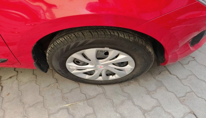 2021 Maruti Swift VXI, Petrol, Manual, 15,600 km, tyre