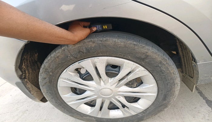 2016 Maruti Baleno DELTA DIESEL 1.3, Diesel, Manual, 1,07,907 km, tyre