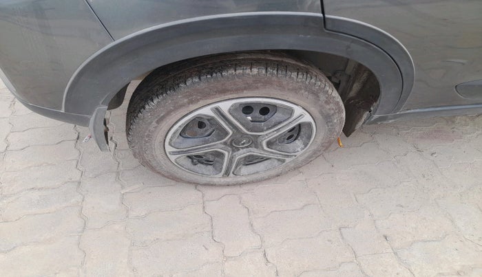 2025 Tata NEXON SMART 1.2 PETROL, Petrol, Manual, 6,998 km, tyre