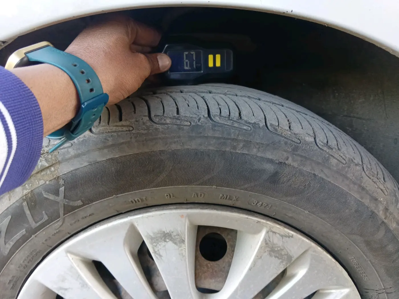 2013 Maruti Ertiga VDI, Diesel, Manual, 2,15,358 km, tyre