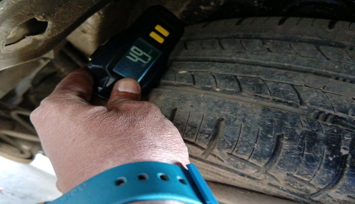 2013 Maruti Ertiga VDI, Diesel, Manual, 2,15,358 km, tyre