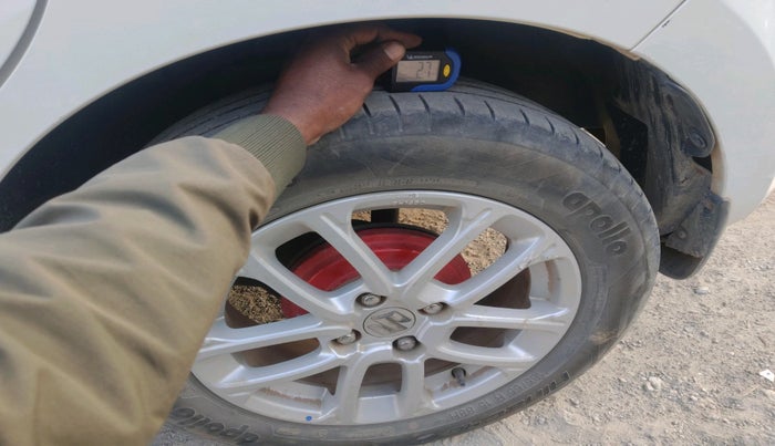 2018 Maruti Swift ZXI AMT, Petrol, Automatic, 58,270 km, tyre