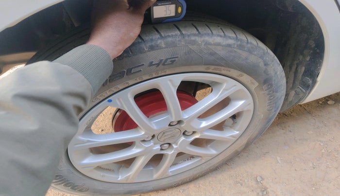 2018 Maruti Swift ZXI AMT, Petrol, Automatic, 58,270 km, tyre