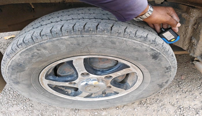 2014 Mahindra Scorpio LX, Diesel, Manual, 1,31,293 km, tyre