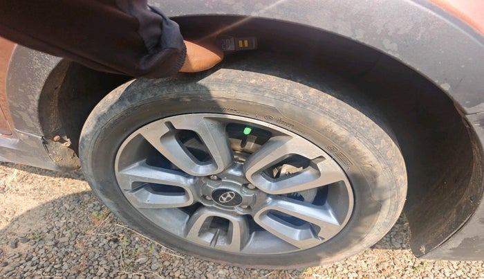 2015 Hyundai i20 Active 1.4 SX, Diesel, Manual, 1,53,916 km, tyre