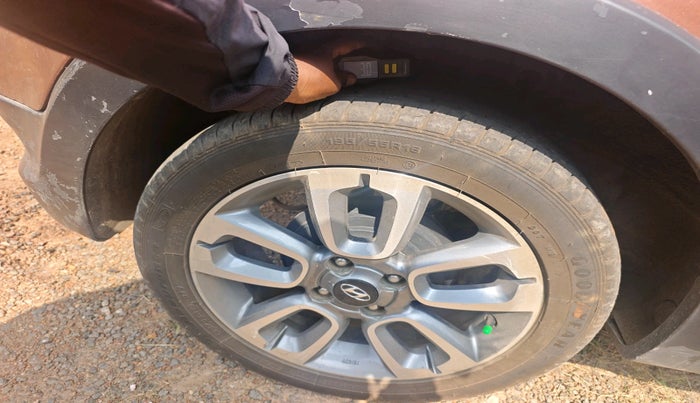 2015 Hyundai i20 Active 1.4 SX, Diesel, Manual, 1,53,916 km, tyre