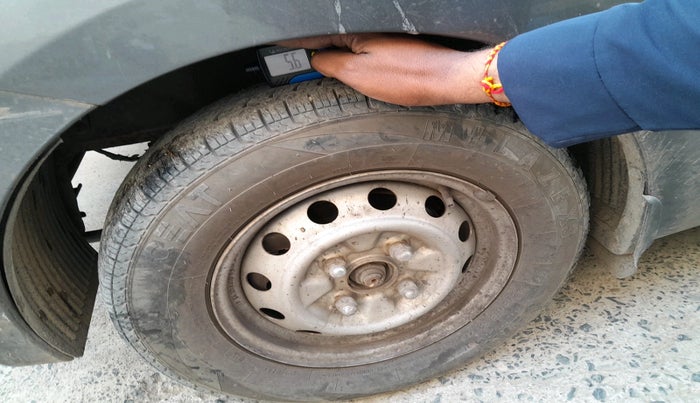 2015 Hyundai Eon ERA +, Petrol, Manual, 67,927 km, tyre