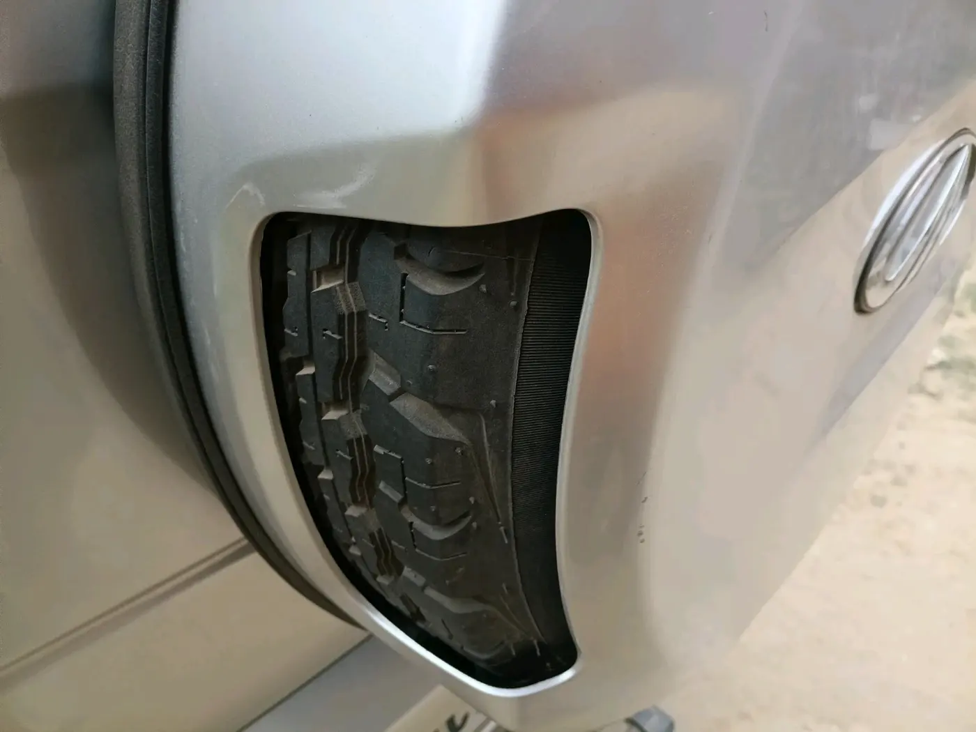 2016 Mahindra TUV300 T8, Diesel, Manual, 4,65,678 km, tyre