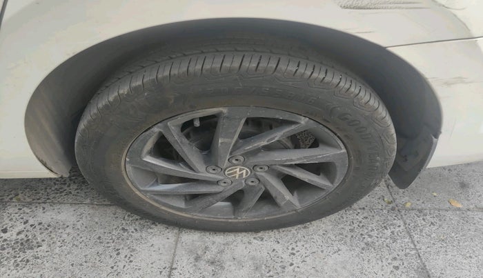 2023 Volkswagen VIRTUS TOPLINE TSI 1.0 MT, Petrol, Manual, 41,843 km, tyre