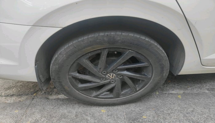 2023 Volkswagen VIRTUS TOPLINE TSI 1.0 MT, Petrol, Manual, 41,843 km, tyre