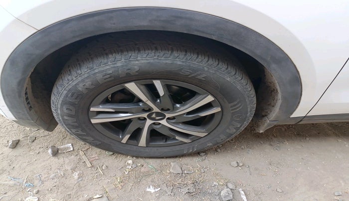 2022 Mahindra XUV700 MX D MT 5 STR, Diesel, Manual, 1,13,689 km, tyre