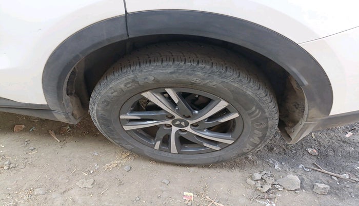 2022 Mahindra XUV700 MX D MT 5 STR, Diesel, Manual, 1,13,689 km, tyre