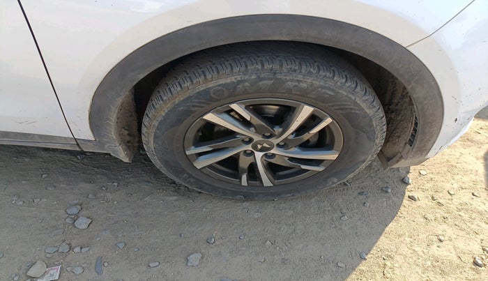 2022 Mahindra XUV700 MX D MT 5 STR, Diesel, Manual, 1,13,689 km, tyre